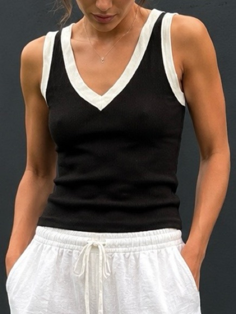 Tahari Black White Trim Sleeveless Knit Top
